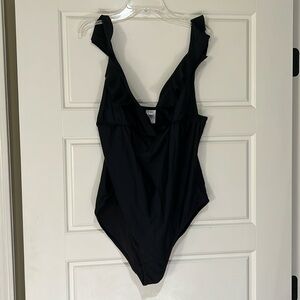 J crew xl black ruffle swimsuit resortwear slimming mom bod